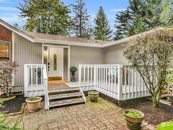 4th image of 5516 264th Avenue NE