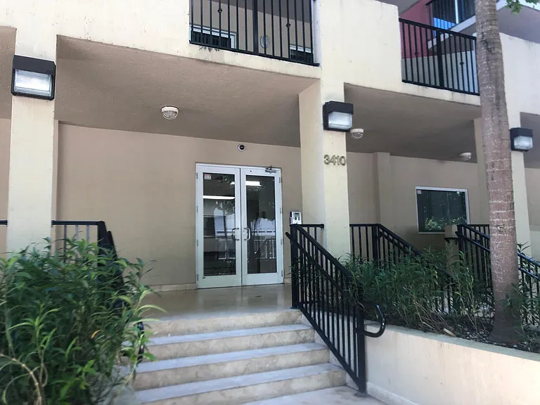 3410 Coral Way #208 — Photo 30