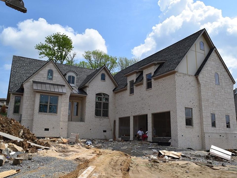 1st image of 200 Everett Ct