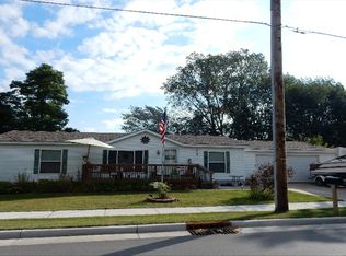 105 W McClung Rd, La Porte, IN 46350