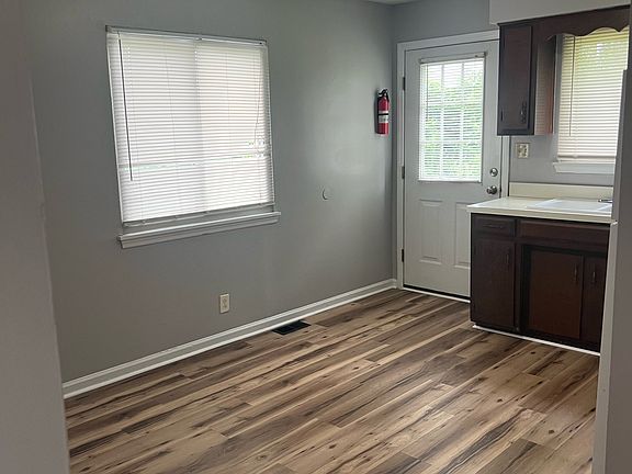 4th image of 204 Evergreen Dr APT C