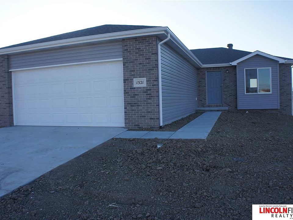 1st image of 1521 Derek Ave
