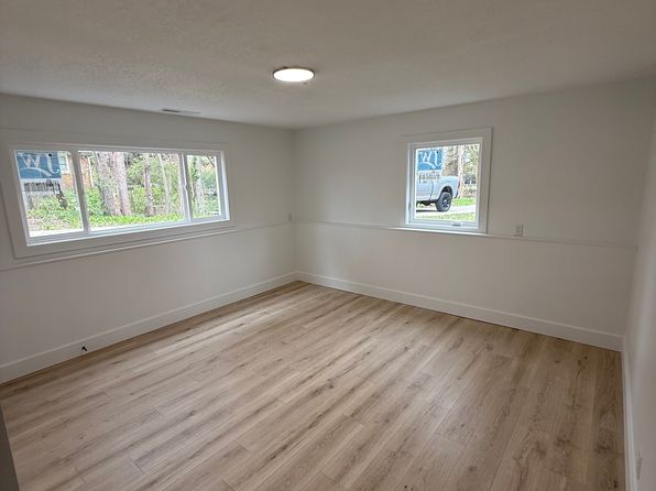 16335 Comstock St, Grand Haven, MI 49417