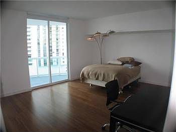 4th image of 1800 N Bayshore Dr APT 901