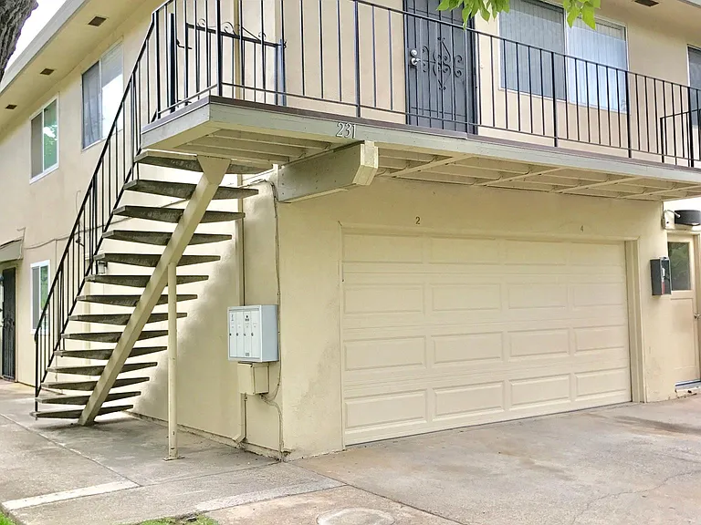 231 Harding Blvd — Photo 2