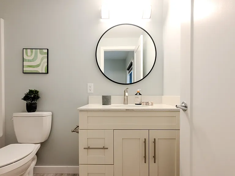 881 Grosvenor Ave — Photo 25