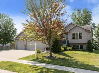 1926 Hart Dr SW, Rochester, MN 55902