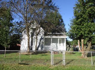 311 Elm St, Christopher, IL 62822