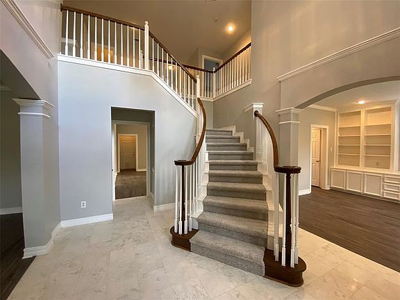 2nd image of 1201 Creekfield Dr