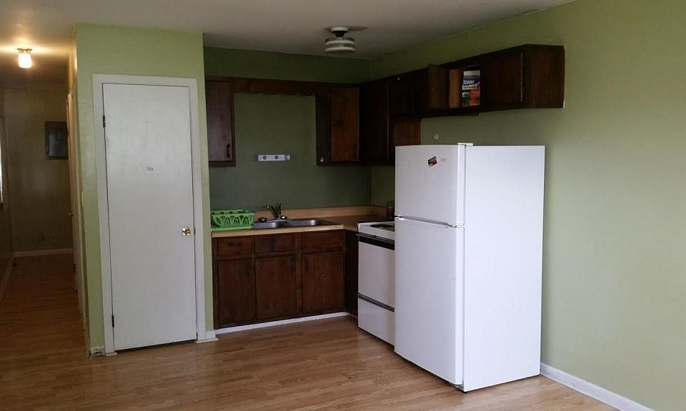 2nd image of 704 E Adams Ave #B