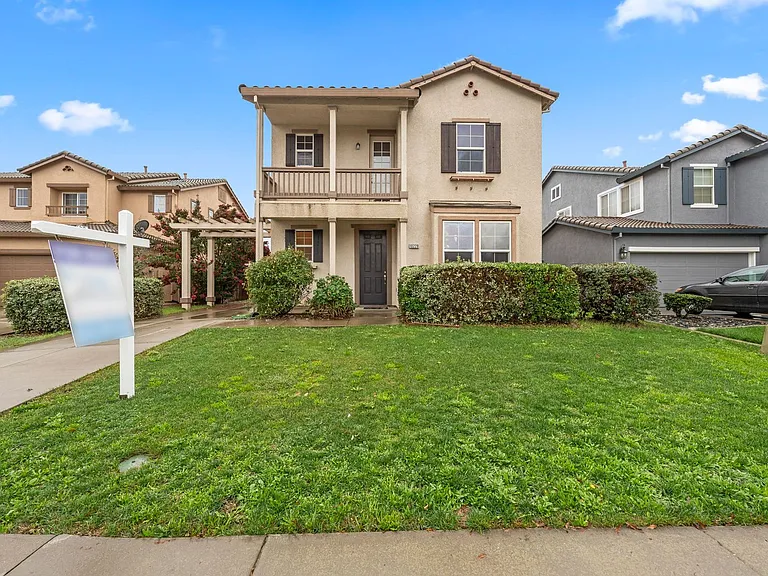 10228 Pedra Do Sol Way — Photo 1
