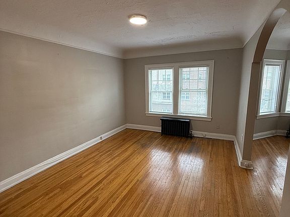 5th image of 12065 Edgewater Dr APT 17