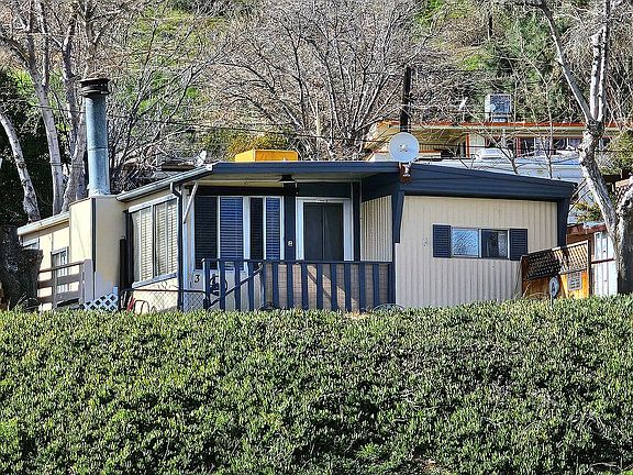 2nd image of 224 Cypress Ln Space 3