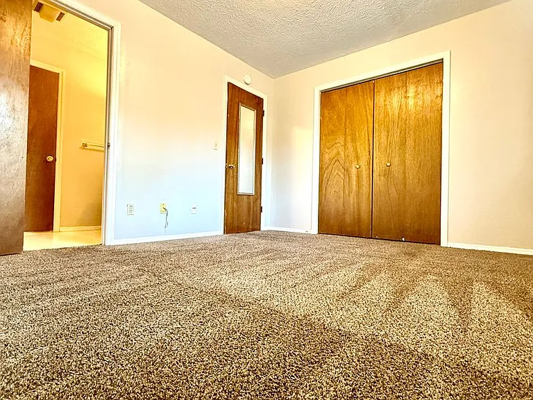 1713 N Lincoln St — Photo 13