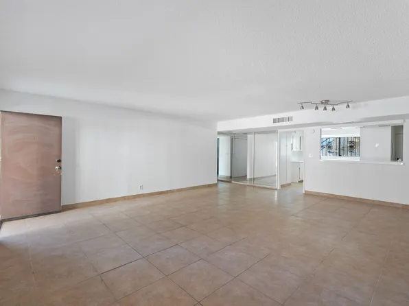 356 E Desert Inn Rd APT 118, Winchester, NV 89109