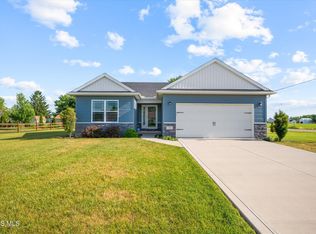 2 Glacier Ln, Delta, OH 43515
