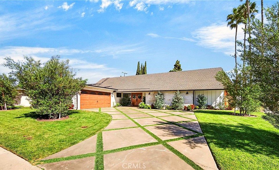 1st image of 3031 E Elgin Pl