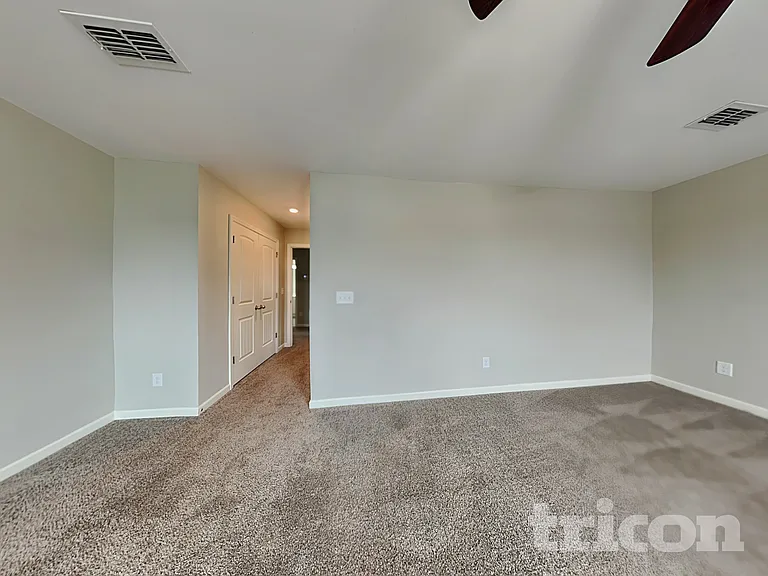 1031 Solomon Ln — Photo 14