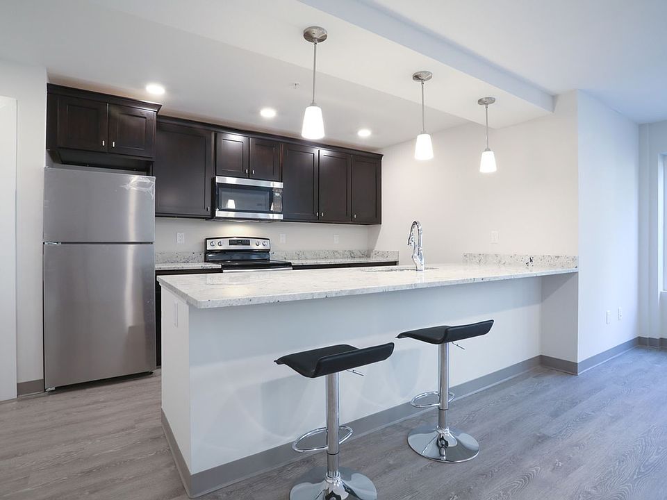 1st image of 408 W Green St #101