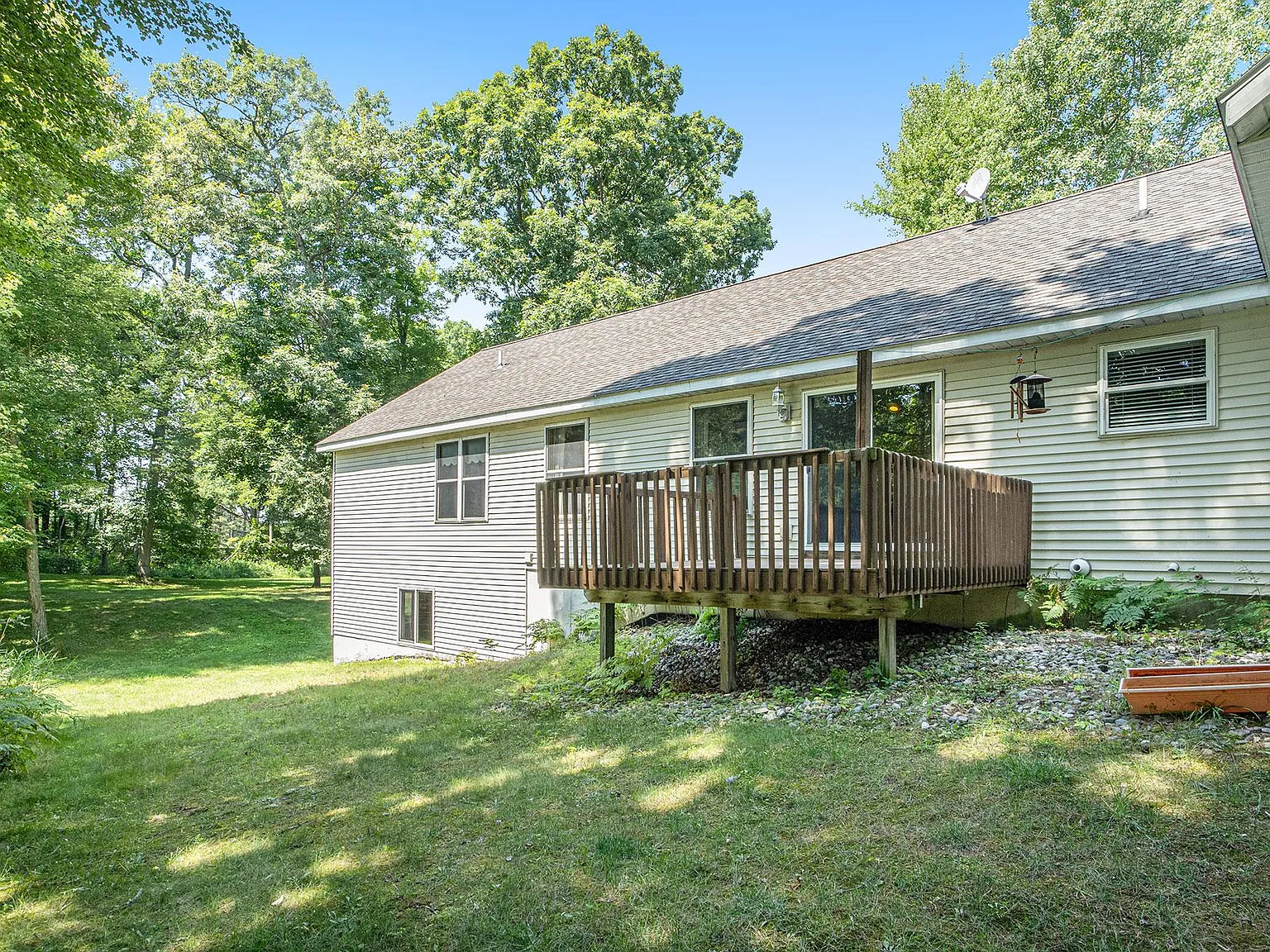 3 bed, 2.5 bath, 1464 sqft, $2,200 — Photo 4