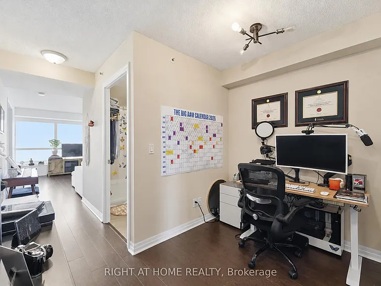 275 Yorkland Rd #1402 — Photo 2