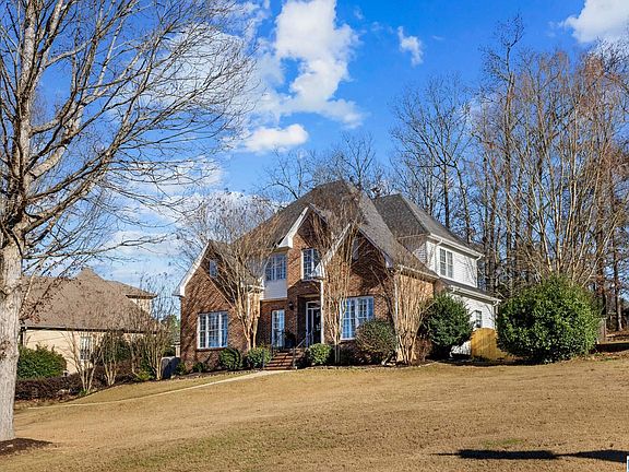 4th image of 204 Essex Dr