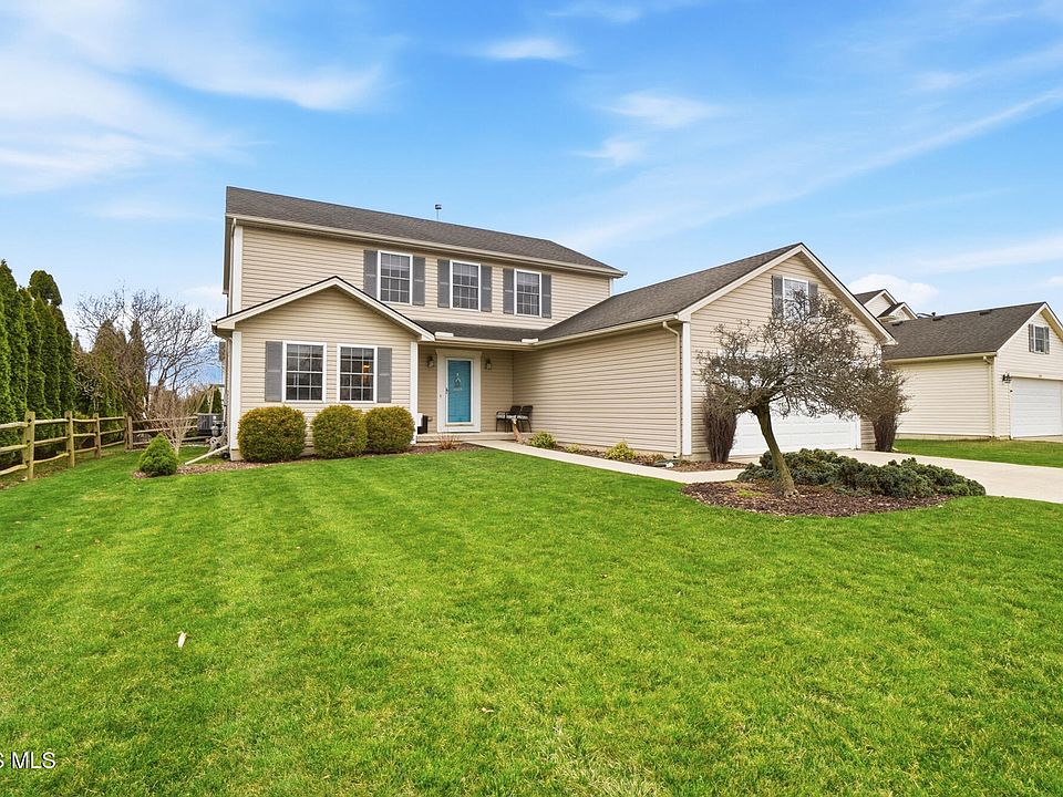 1st image of 116 Earl North Dr