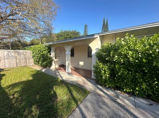 1121 NE 17th Way, Fort Lauderdale, FL 33304