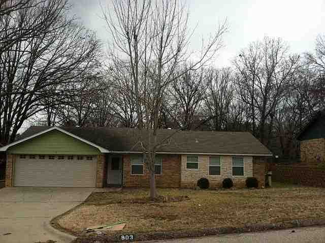 1st image of 803 Joanie St