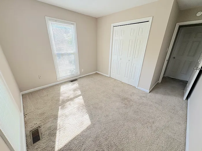 915 Green St #915 — Photo 8