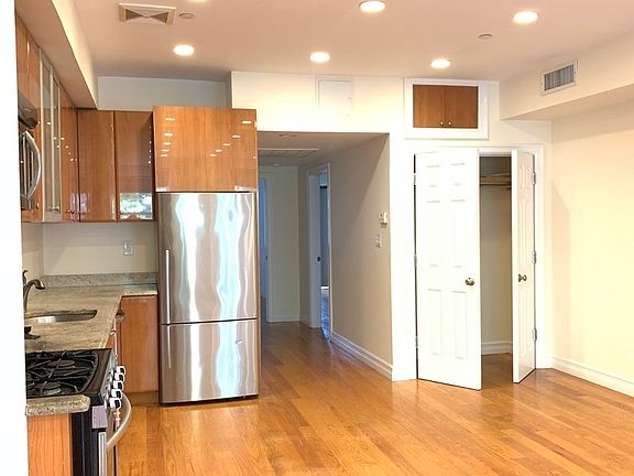 3rd image of 126 1st Pl APT 2
