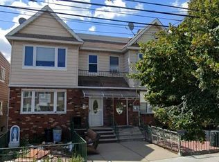 53-90 69th St, Maspeth, NY 11378