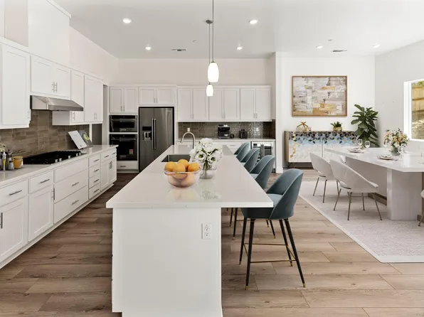 410 Canyon Creek Dr, Auburn, CA 95603