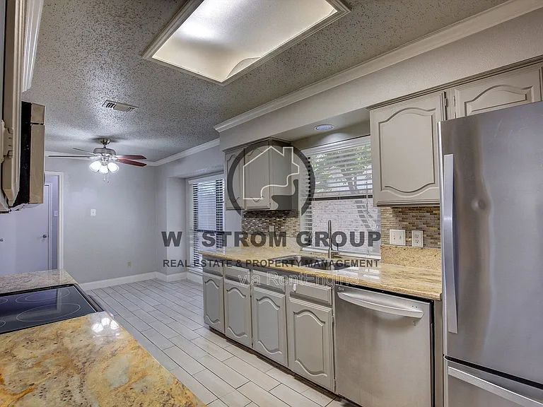 1642 Belltower Dr — Photo 11
