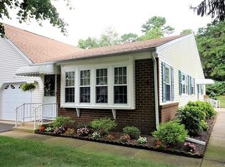 14 Pembroke Ln #B, Whiting, NJ 08759