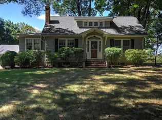 2949 Windy Bush Rd, Newtown, PA 18940