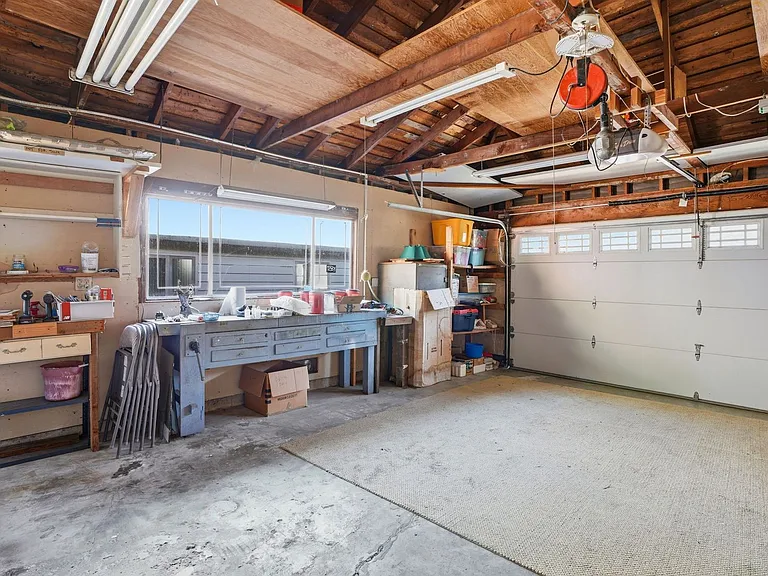 241 Soledad Dr — Photo 39