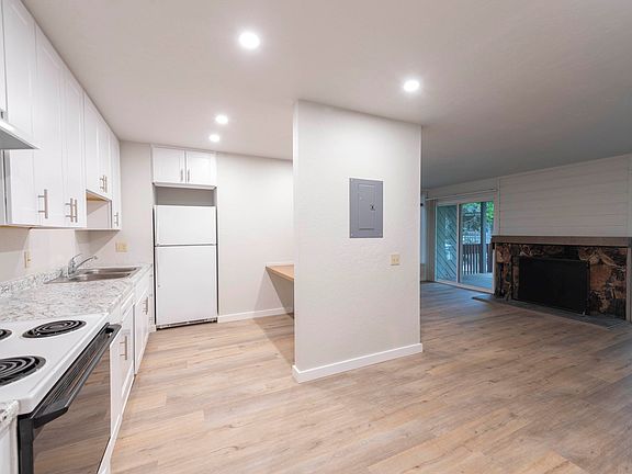 2nd image of 150 Wood River Dr #B3