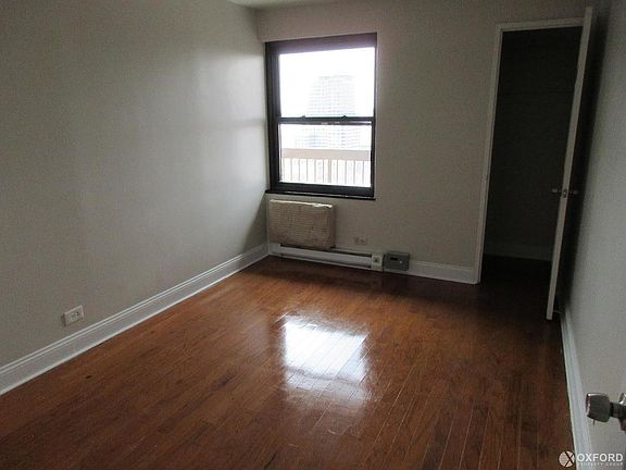 5th image of 1990 Lexington Ave APT 20f