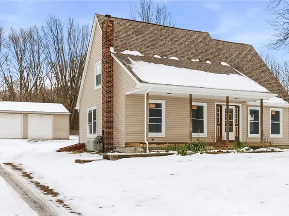 2104 Pulaski Rd, New Castle, PA 16105