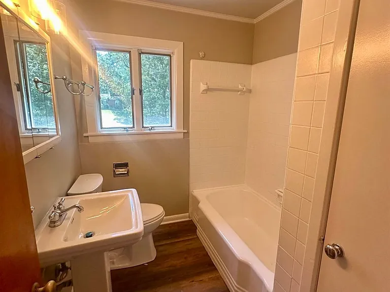 1038 Stewart Ave — Photo 9