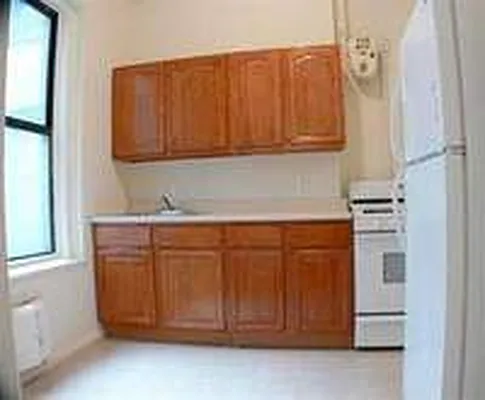 Rented by RC Realty Group of New York Inc | media 29