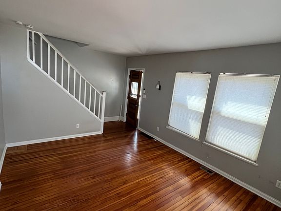 3rd image of 1429 W 38th St