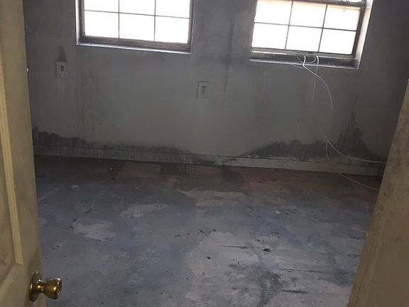 4th image of 4830 10th Ave S