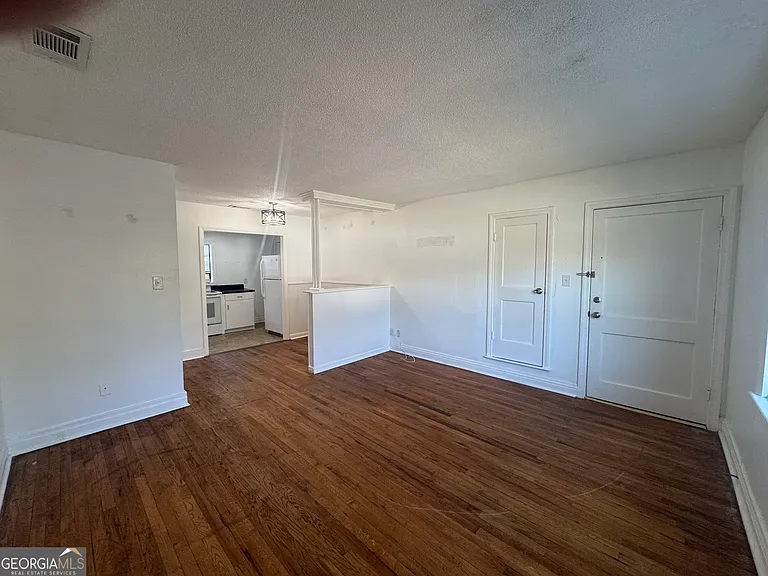 324 N Main St #4 — Photo 3
