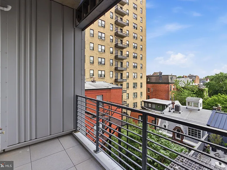 2110 Walnut St #301 — Photo 26