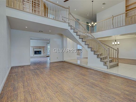 3rd image of 3077 Carlotta Cir