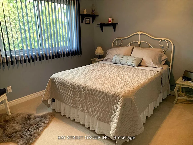 76 Mayfair Dr — Photo 15