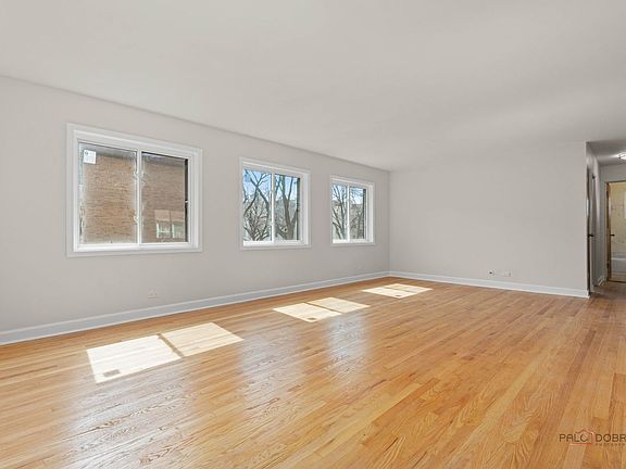 3rd image of 7355 N Ridge Blvd APT 2A