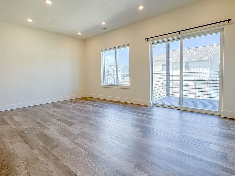 971 Covey Run Rd — Photo 3
